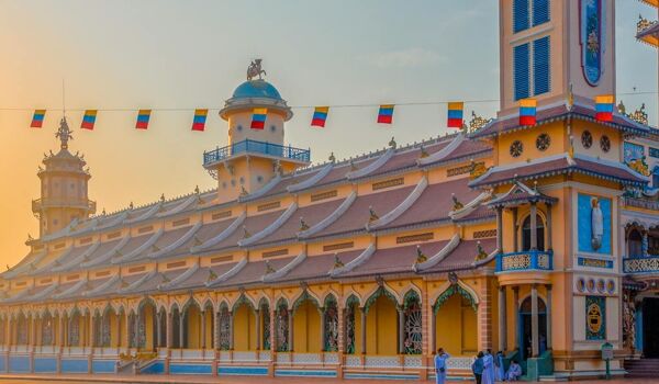 Cao Dai Temple Banner Tour Ori